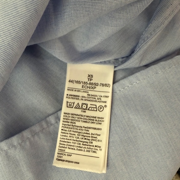 TWO GAP Button Down Dress Shirts - Picture 13 of 16